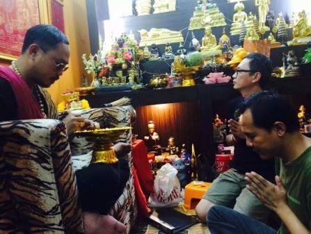 Ajahn Thep blessing at Siam Amulets