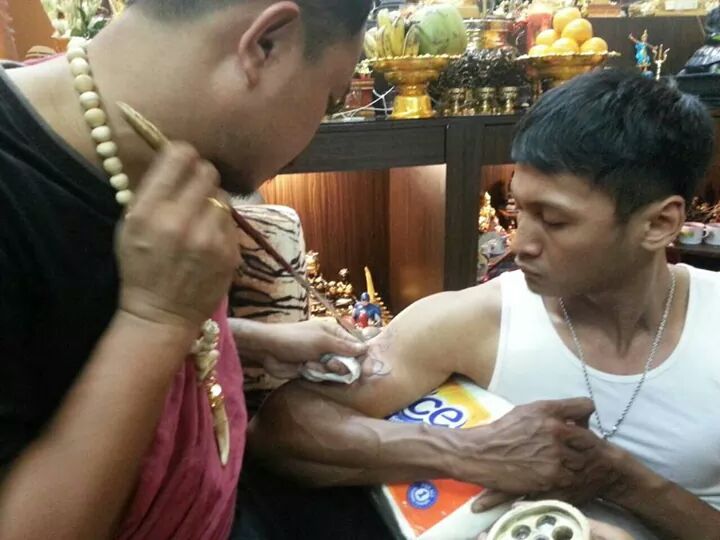 Ajahn Thep blessing at Siam Amulets