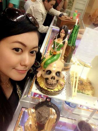 Annie with Siam Amulets