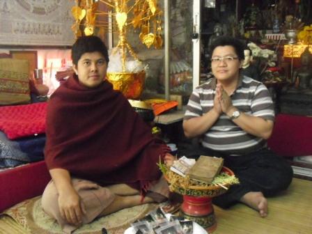 Ajahn Khun Kham with Heru Siam Amulets 