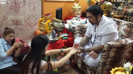 Ajahn Or blessing at Siam Amulets