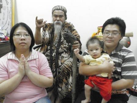 Lersi Somphit with Heru Siam Amulets