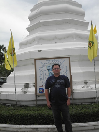 Anthony Tang at Wat Palelai